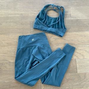 Alphalete legging & sports bra set